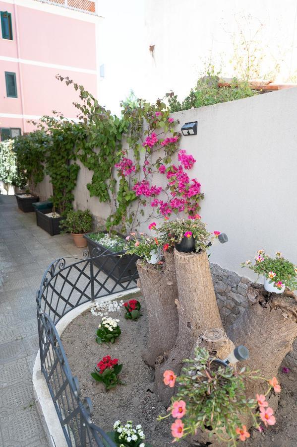 La Magnolia Rooms Procida Exterior foto